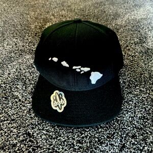 ❌❌SOLD❌❌ NEW “808” Hawaiian Embroidered Snapback Cap